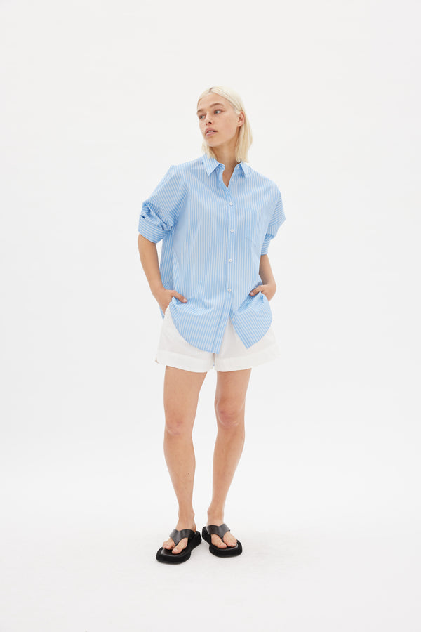 Chiara Shirt, Mid Length - Lagoon/ White